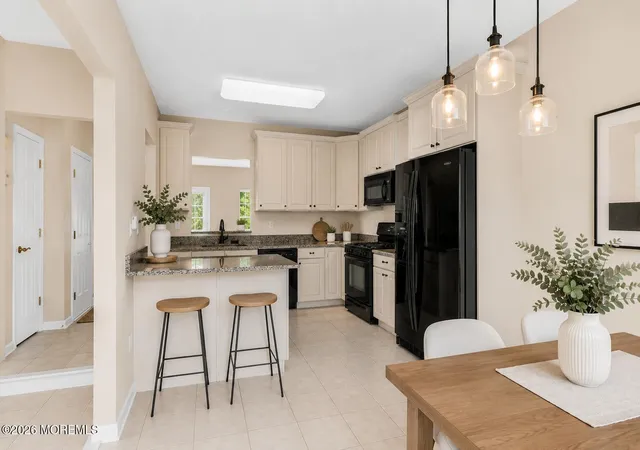 4th image of 14 W Aspen Wy, Matawan, NJ 07747 | MLS# 22622122