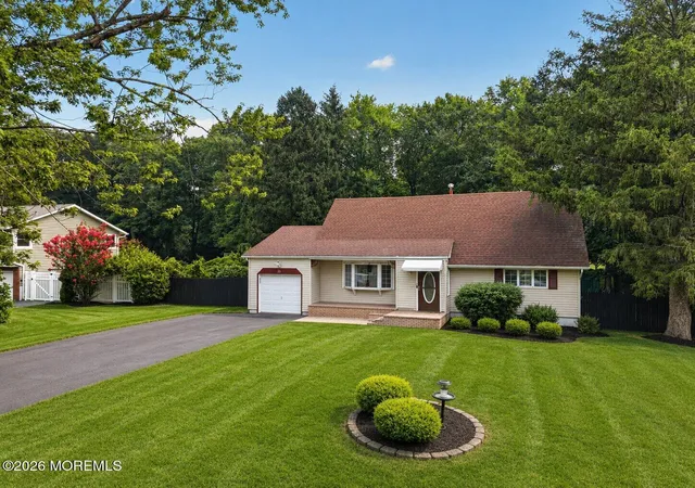 2nd image of 33 Heather Dr, Manalapan, NJ 07726 | MLS# 22623554