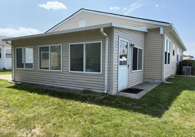 Photo 3 of Single family home for sale at 65 Woodstock Dr, Toms River, NJ 08757 | MLS# 22622071 | Listing updated on 2026-07-21