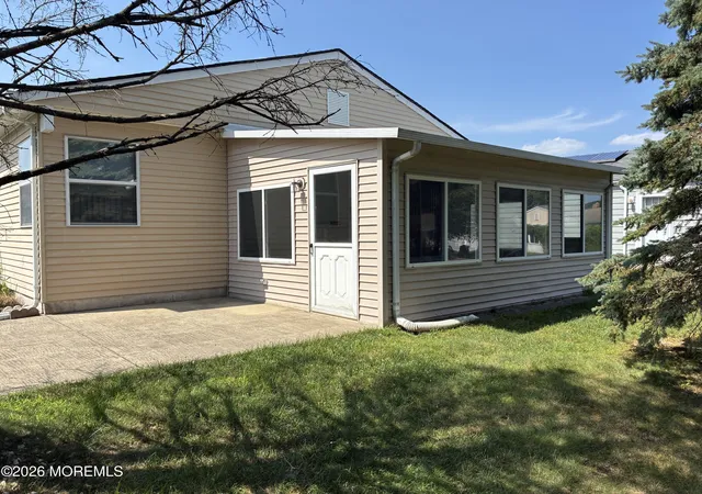 Photo 4 of Single family home for sale at 65 Woodstock Dr, Toms River, NJ 08757 | MLS# 22622071 | Listing updated on 2026-07-21