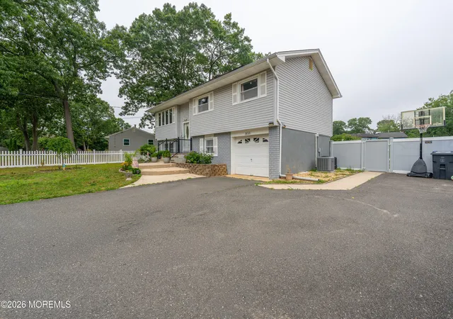 Photo 2 of Single family home for sale at 1456 Randolph St, Toms River, NJ 08753 | MLS# 22622154 | Listing updated on 2026-08-14