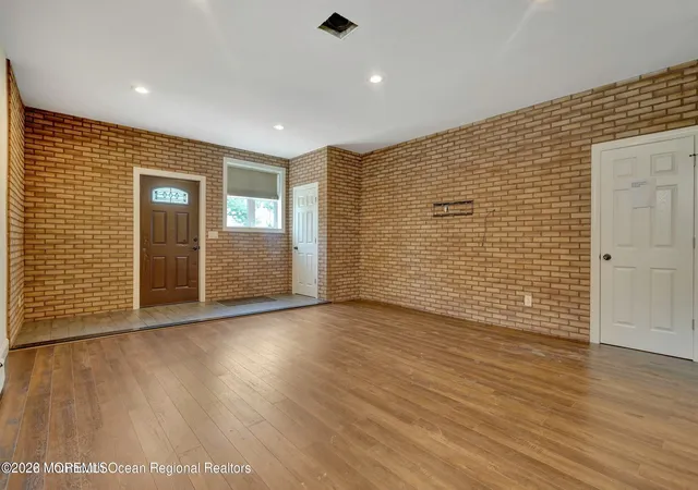 Photo 4 of Sale Pending at 3022 S Wood Ave, Linden, NJ 07036 | MLS# 22622063 | Listing updated on 2026-09-09