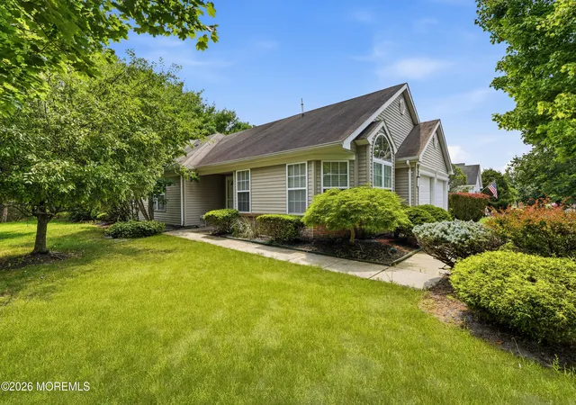 3rd image of 39 Valley Stream Ln, Lakewood, NJ 08701 | MLS# 22622073