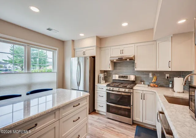 2nd image of 254 Teasdale Pl, Morganville, NJ 07751 | MLS# 22622081
