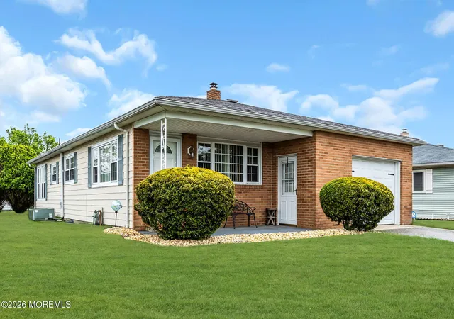 Photo 3 of Single family home for sale at 21 Maracaibo Pl, Toms River, NJ 08757 | MLS# 22622483 | Listing updated on 2026-09-28