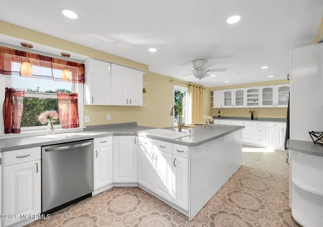 4th image of 38 Illinois Ave, Port Monmouth, NJ 07758 | MLS# 22622725