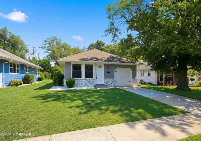 Photo 2 of Single family home for sale at 76 Mount Fairweather Ln, Toms River, NJ 08753 | MLS# 22622090 | Listing updated on 2026-09-01