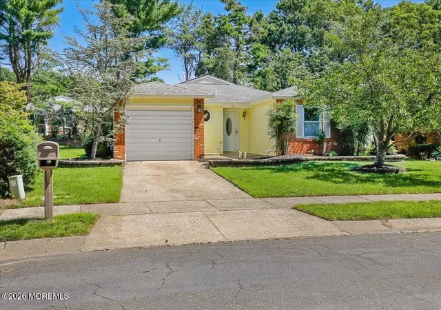Photo 2 of Single family home for sale at 14 Ashford Dr, Brick, NJ 08723 | MLS# 22622295 | Listing updated on 2026-09-16
