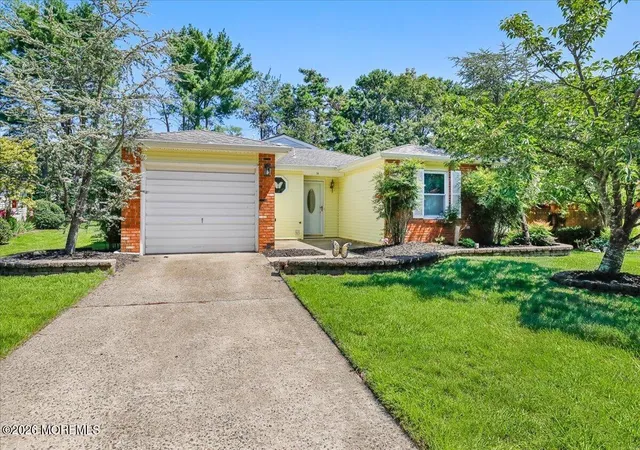 Photo 3 of Single family home for sale at 14 Ashford Dr, Brick, NJ 08723 | MLS# 22622295 | Listing updated on 2026-09-16