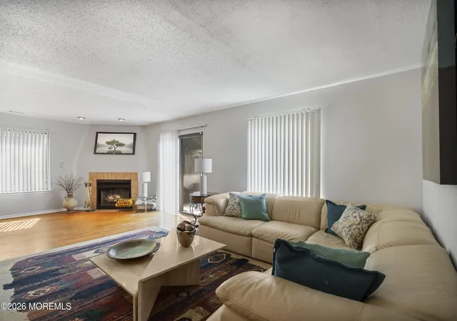 Photo 4 of Condo for sale at 124 Park Gate Dr, Edison, NJ 08820 | MLS# 22622114 | Listing updated on 2026-09-15