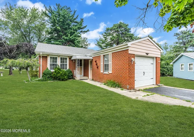 Photo 2 of Sale Pending at 3 Lincoln Ct, Whiting, NJ 08759 | MLS# 22622143 | Listing updated on 2026-09-13