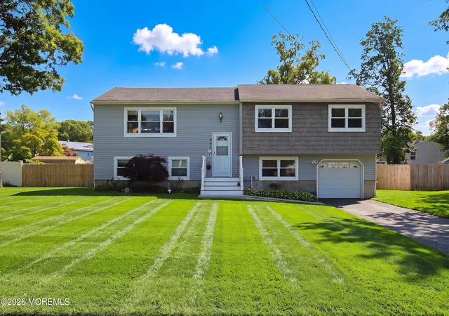 2nd image of 563 Oakhollow Ln, Lanoka Harbor, NJ 08734 | MLS# 22622120