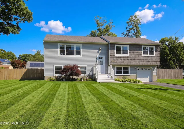 3rd image of 563 Oakhollow Ln, Lanoka Harbor, NJ 08734 | MLS# 22622120