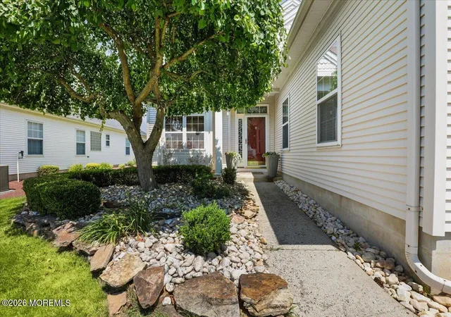 3rd image of 27 Derry Meeting Dr, Manalapan, NJ 07726 | MLS# 22622125