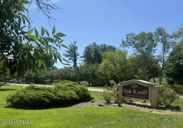 2nd image of 276 Longwood Dr, Manalapan, NJ 07726