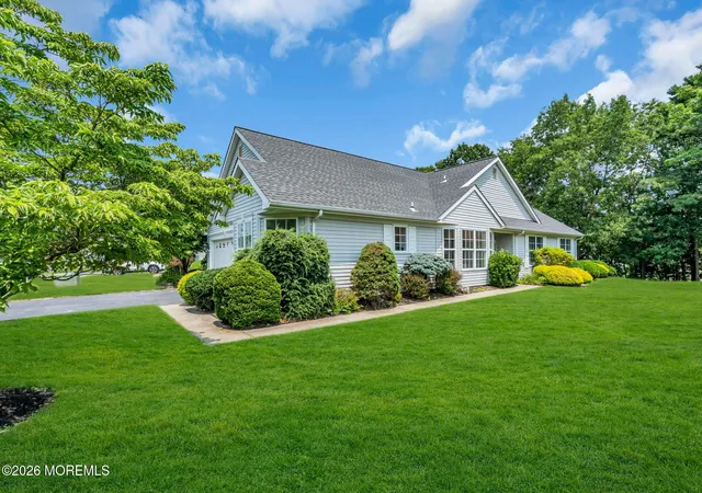 2nd image of 39 Strawberry Ln, Lakewood, NJ 08701 | MLS# 22622172