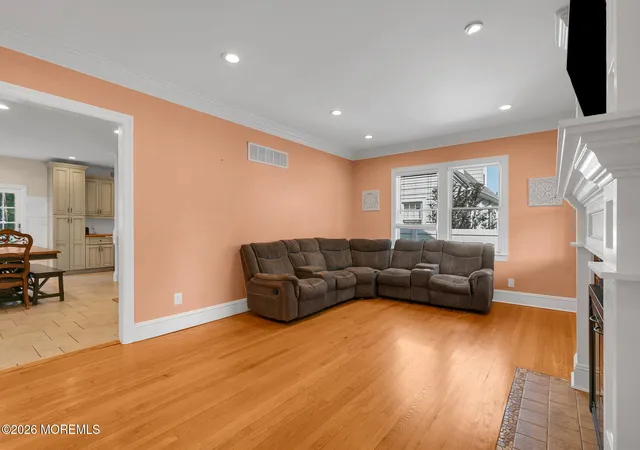 Photo 3 of Sale Pending at 184 Hance Rd, Fair Haven, NJ 07704 | MLS# 22622510 | Listing updated on 2026-09-17