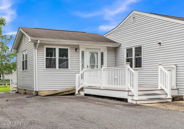 47th image of 18 Beacon Dr, Waretown, NJ 08758 | MLS# 22622226