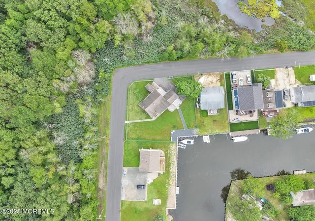 Photo 4 of Single family home for sale at 18 Beacon Dr, Waretown, NJ 08758 | MLS# 22622226 | Listing updated on 2026-08-23
