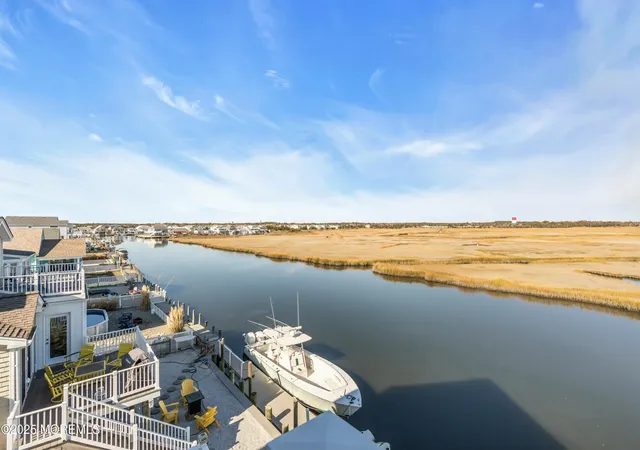 3rd image of 385 Kingfisher Rd, Tuckerton, NJ 08087 | MLS# 22622267
