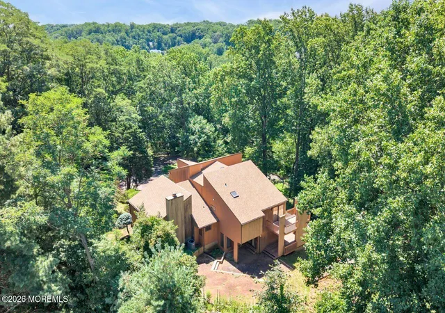 Photo 3 of Single family home for sale at 6 Sugar Ln, Holmdel, NJ 07733 | MLS# 22622416 | Listing updated on 2026-08-17