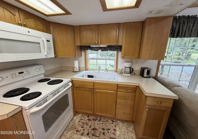 5th image of 724 Monmouth Rd, Cream Ridge, NJ 08514
