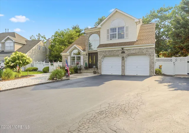 Photo 3 of Sale Pending at 1117 S Maplecrest Ct, Toms River, NJ 08753 | MLS# 22622396 | Listing updated on 2026-08-25