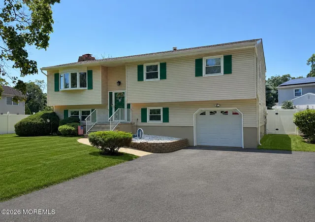 Photo 1 of Single family home for sale at 932 Alden Dr, Toms River, NJ 08753 | MLS# 22622361 | Listing updated on 2026-08-10