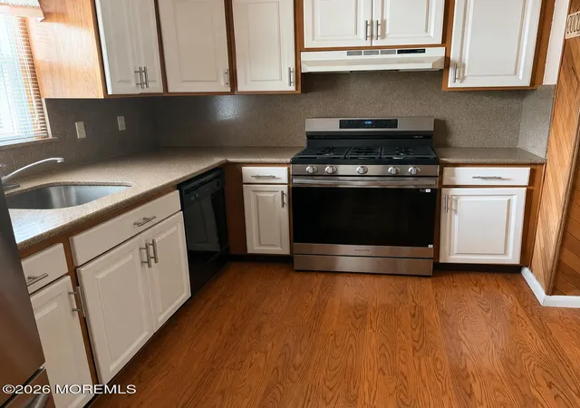 Photo 4 of Single family home for sale at 932 Alden Dr, Toms River, NJ 08753 | MLS# 22622361 | Listing updated on 2026-08-10