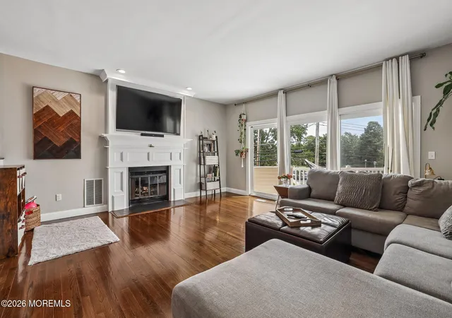 3rd image of 3 Newport Ct, Long Branch, NJ 07740 | MLS# 22622983