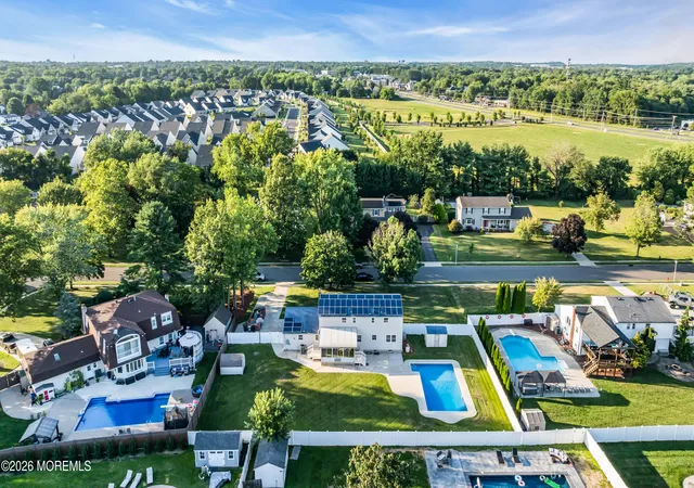 4th image of 135 Coachman Dr N, Freehold, NJ 07728 | MLS# 22622441