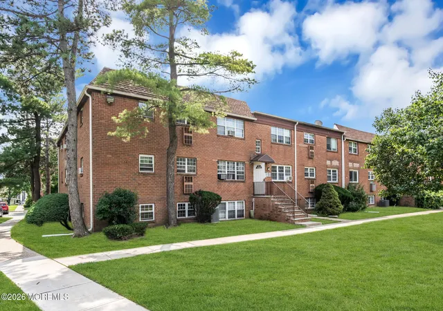 2nd image of 299 College Dr #299, Edison, NJ 08817 | MLS# 22622494