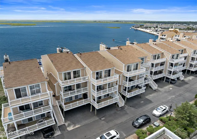 2nd image of 401 Bay Shore Dr, Barnegat, NJ 08005