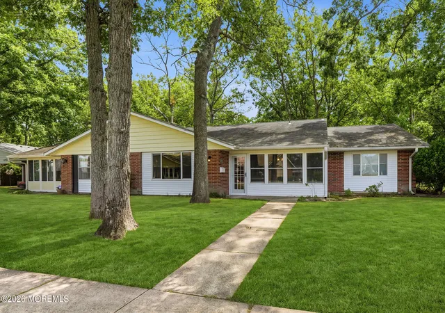 2nd image of 206 Huntington Dr #B, Lakewood, NJ 08701 | MLS# 22622733