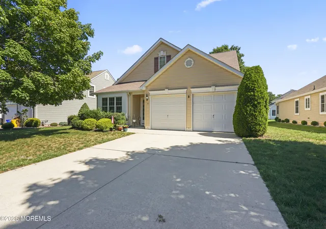 Photo 1 of Single family home for sale at 8 Long Bay Rd, Jackson, NJ 08527 | MLS# 22623125 | Listing updated on 2026-09-07