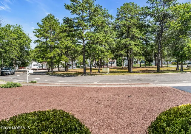 Photo 3 of Single family home for sale at 49 Dreyfus Ct, Toms River, NJ 08757 | MLS# 22623389 | Listing updated on 2026-10-04