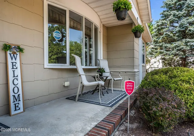 Photo 4 of Single family home for sale at 49 Dreyfus Ct, Toms River, NJ 08757 | MLS# 22623389 | Listing updated on 2026-10-04