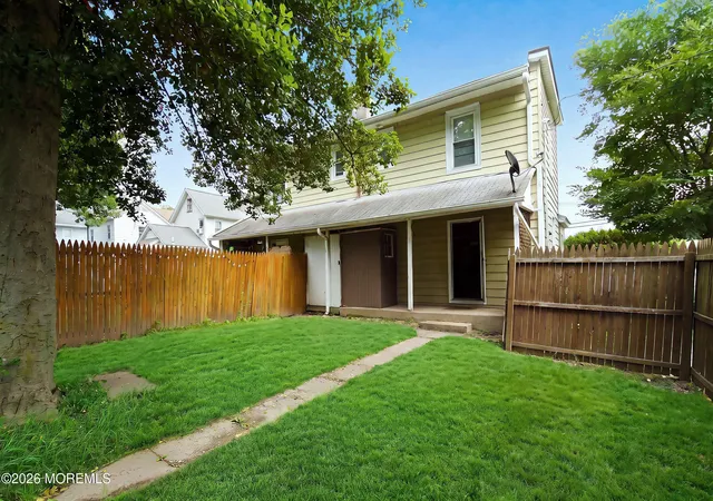 Listing Photo 4 - Condo for sale in building located at 135-137 N Academy St, Hightstown, NJ 08520