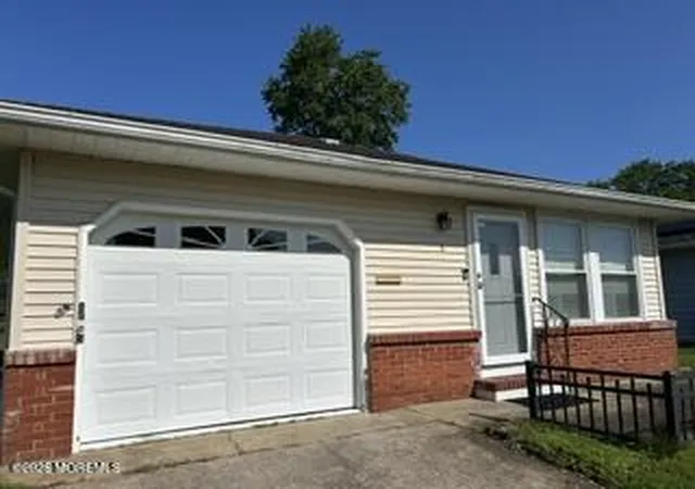 2nd image of 5 Leeward St, Toms River, NJ 08757 | MLS# 22622696