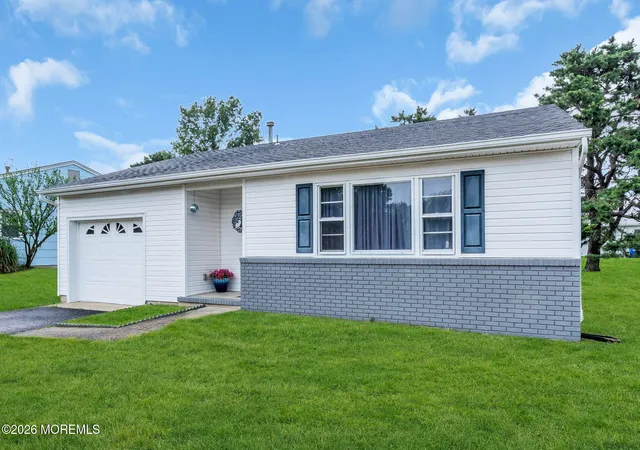 3rd image of 214 Westbrook Dr, Toms River, NJ 08757 | MLS# 22622621