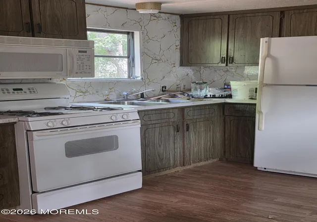 Photo 3 of Manufactured home for sale at 525 E Main St #F2, Little Egg Harbor Twp, NJ 08087 | MLS# 22622668 | Listing updated on 2026-08-31