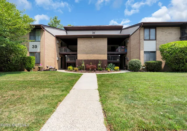 21st image of 39 Meadow Green Cir #D, Manalapan, NJ 07726 | MLS# 22623181