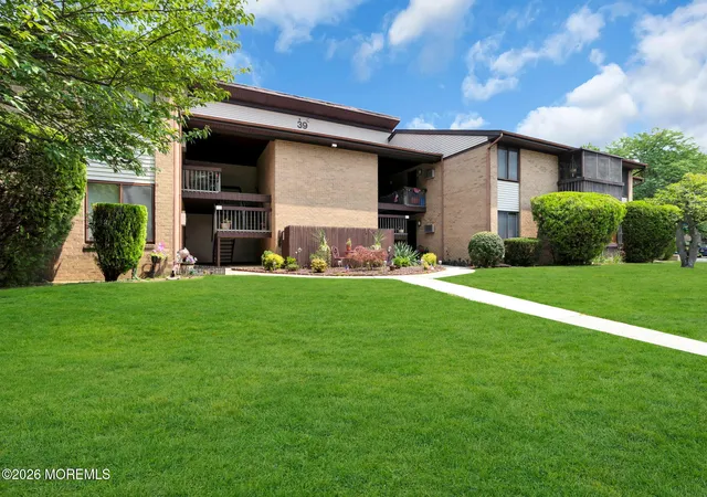 2nd image of 39 Meadow Green Cir #D, Manalapan, NJ 07726 | MLS# 22623181