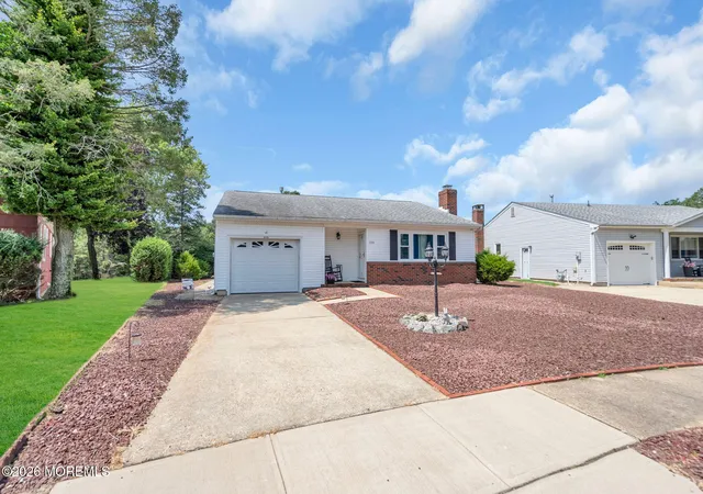 Photo 4 of Sale Pending at 115 Langley Ct, Toms River, NJ 08757 | MLS# 22622857 | Listing updated on 2026-09-09
