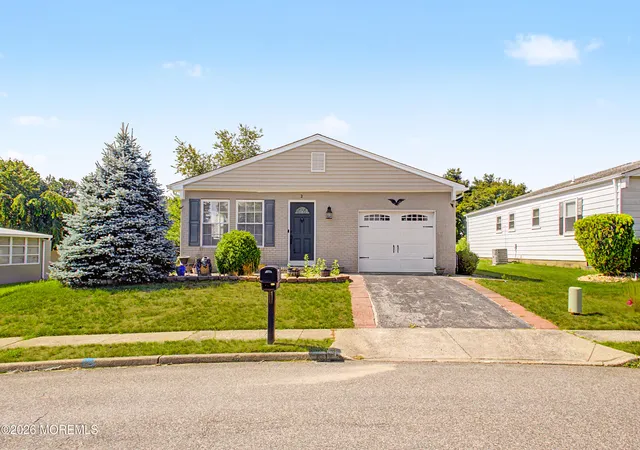 Photo 3 of Single family home for sale at 2 Virgin Islands Dr, Toms River, NJ 08757 | MLS# 22622734 | Listing updated on 2026-09-02