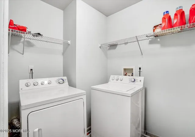 36th image of 102 Whitlock Ct, Manalapan, NJ 07726 | MLS# 22622738