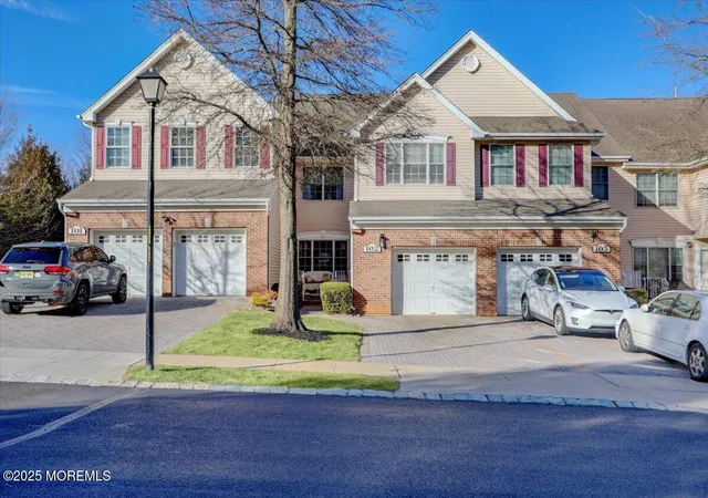 4th image of 102 Whitlock Ct, Manalapan, NJ 07726 | MLS# 22622738