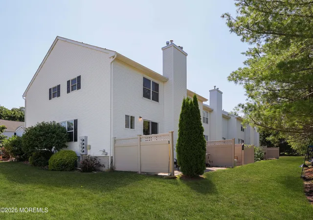 2nd image of 40 Lenny Ct, Matawan, NJ 07747