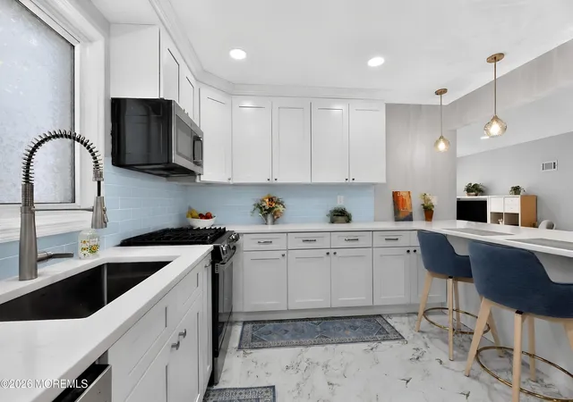 5th image of 7 Gregg Ln, Bayonne, NJ 07002 | MLS# 22622791