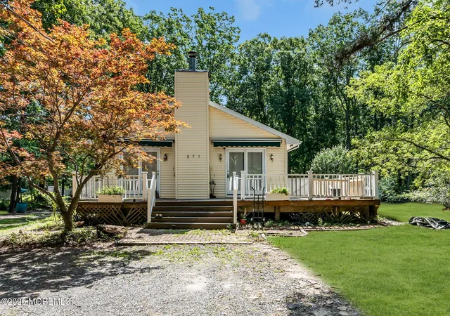 Photo 3 of Single family home for sale at 571 Whitecomb Ave, Jackson, NJ 08527 | MLS# 22622826 | Listing updated on 2026-10-07